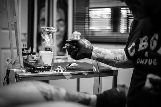 Quelles aiguilles de tatouage choisir pour le shading ? Guide pour débutants